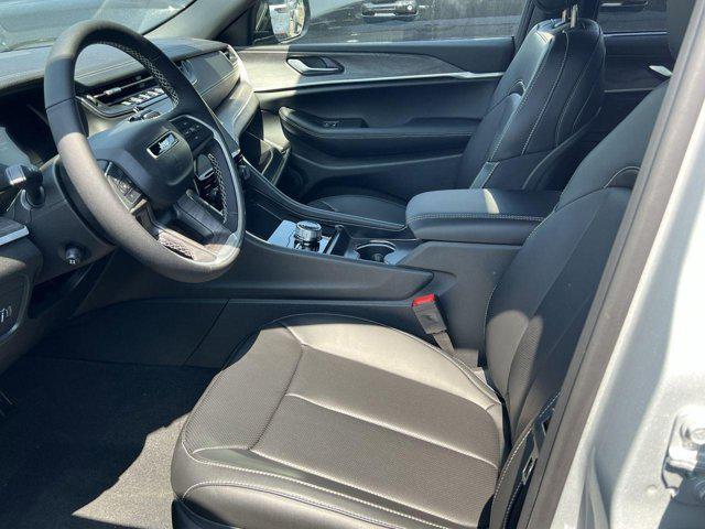 new 2025 Jeep Grand Cherokee car, priced at $45,526
