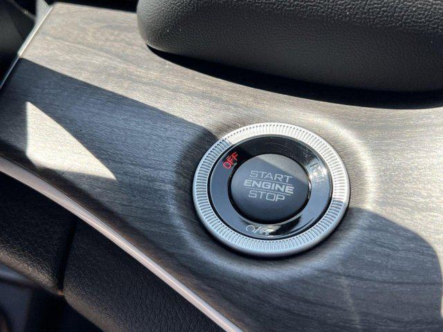 new 2025 Jeep Grand Cherokee car, priced at $45,526