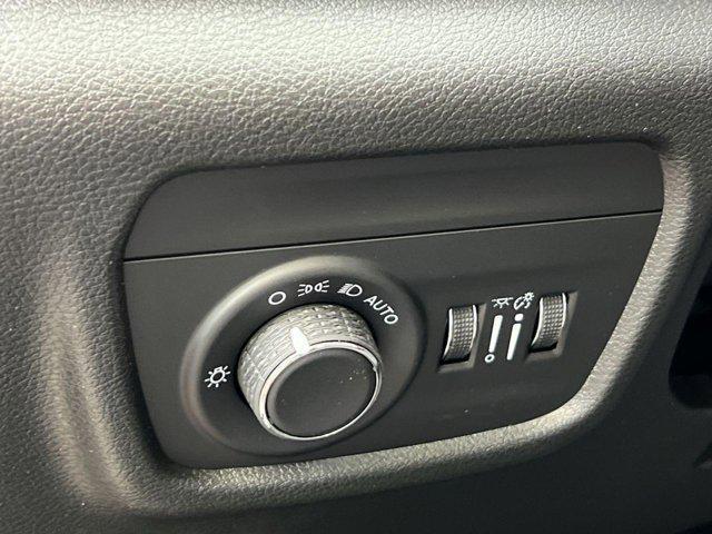 new 2025 Jeep Grand Cherokee car, priced at $38,182