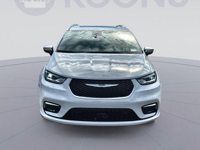 new 2026 Chrysler Pacifica car, priced at $46,698