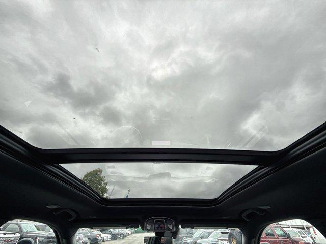 new 2025 Jeep Grand Cherokee car, priced at $43,207