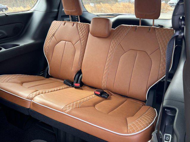 new 2025 Chrysler Pacifica car, priced at $52,679