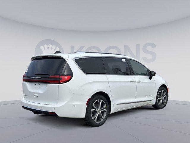 new 2025 Chrysler Pacifica car, priced at $52,679