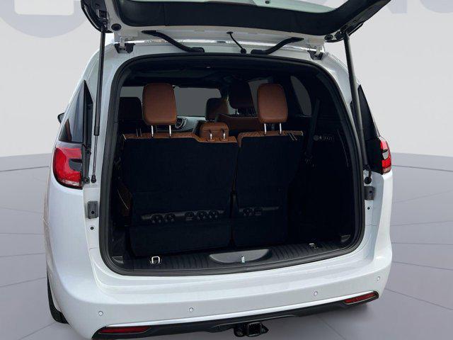 new 2025 Chrysler Pacifica car, priced at $52,679