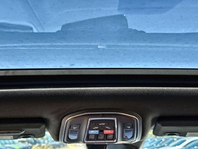 new 2025 Jeep Grand Cherokee car, priced at $53,567