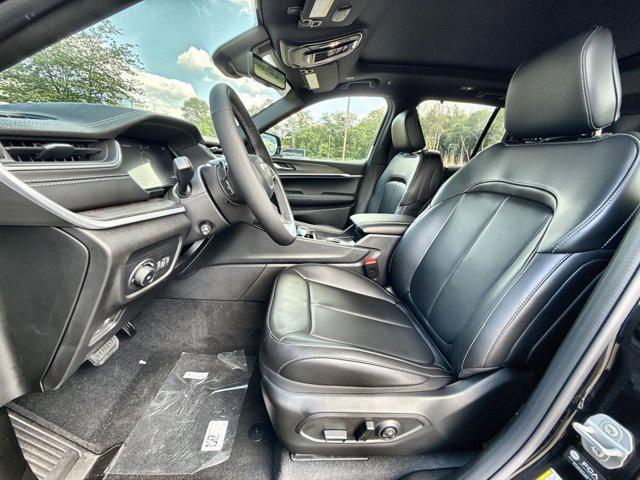 new 2025 Jeep Grand Cherokee car, priced at $43,227