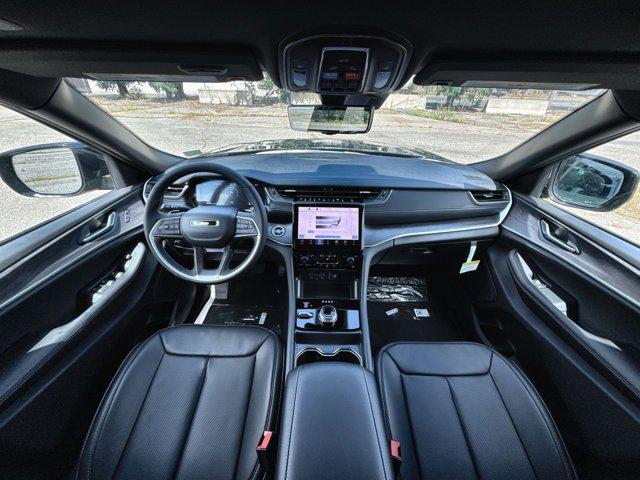 new 2025 Jeep Grand Cherokee car, priced at $43,227