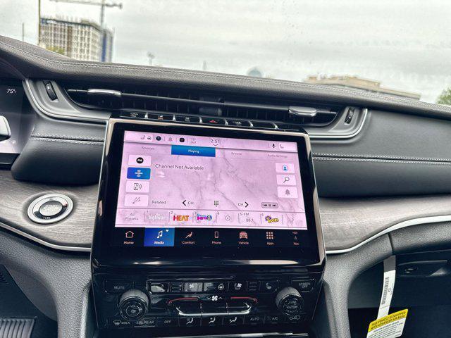 new 2025 Jeep Grand Cherokee car, priced at $43,652