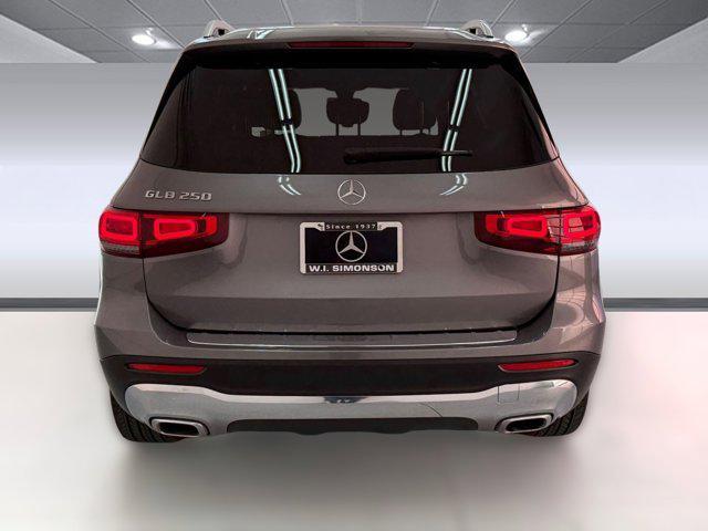 used 2022 Mercedes-Benz GLB 250 car, priced at $28,999
