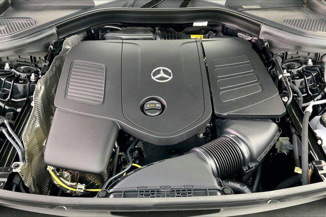 new 2025 Mercedes-Benz GLC 300 car, priced at $52,625
