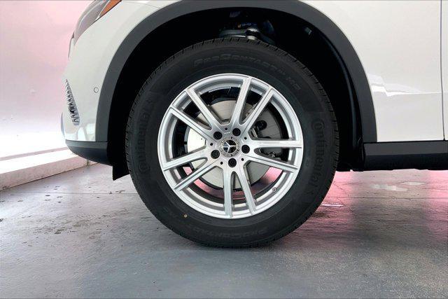 new 2025 Mercedes-Benz GLC 300 car, priced at $52,625