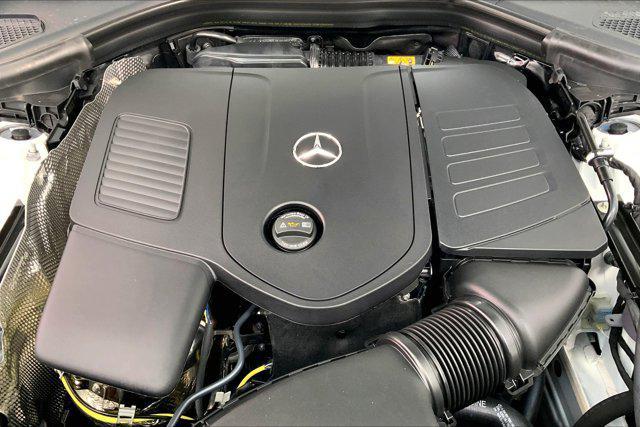 new 2025 Mercedes-Benz GLC 300 car, priced at $53,925