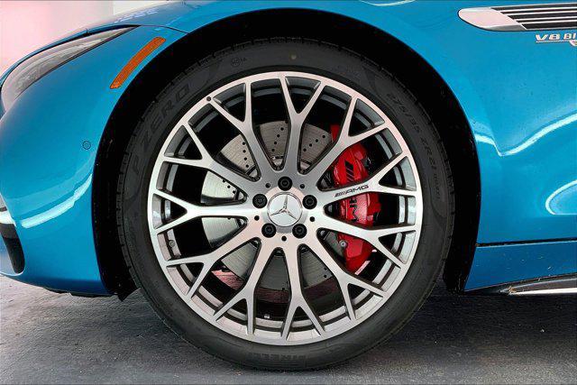 new 2025 Mercedes-Benz AMG SL 55 car, priced at $153,780