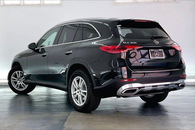 new 2025 Mercedes-Benz GLC 300 car, priced at $51,125