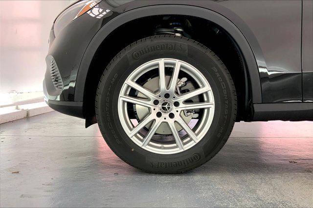 new 2025 Mercedes-Benz GLC 300 car, priced at $51,125