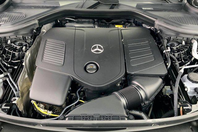 new 2025 Mercedes-Benz GLC 300 car, priced at $57,550