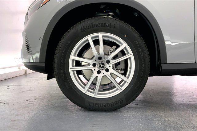 new 2025 Mercedes-Benz GLC 300 car, priced at $54,575