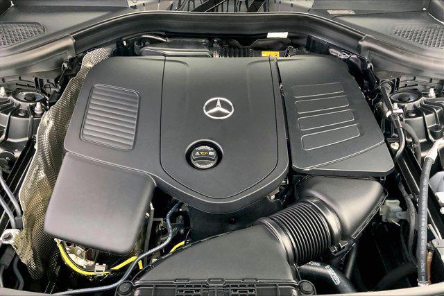 new 2025 Mercedes-Benz GLC 300 car, priced at $61,470