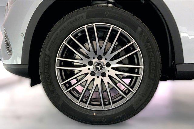 new 2025 Mercedes-Benz GLC 300 car, priced at $56,175
