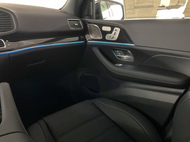 new 2025 Mercedes-Benz GLE 580 car, priced at $95,665