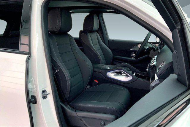 new 2025 Mercedes-Benz GLE 580 car, priced at $95,665