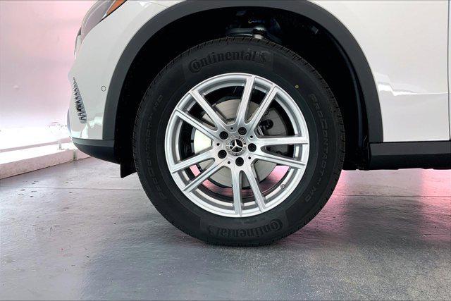 new 2025 Mercedes-Benz GLC 300 car, priced at $52,625