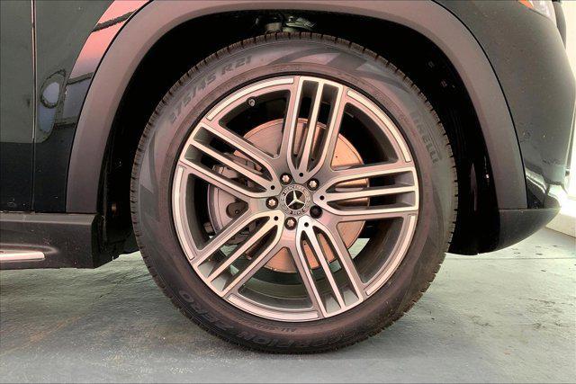 new 2025 Mercedes-Benz GLS 450 car, priced at $92,815