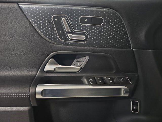 new 2025 Mercedes-Benz GLB 250 car, priced at $51,610
