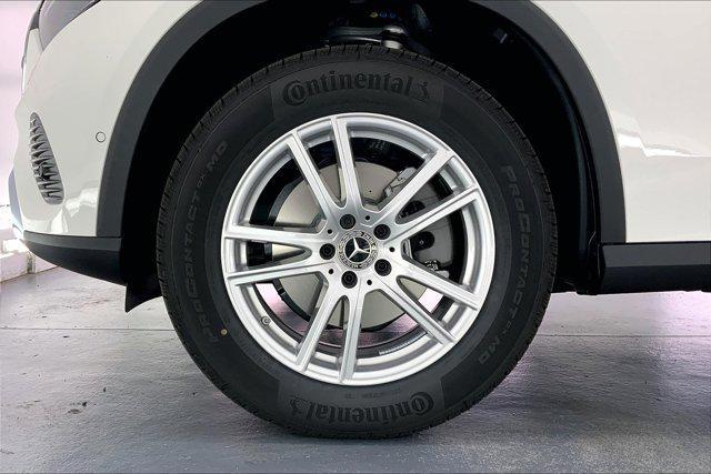 new 2025 Mercedes-Benz GLC 300 car, priced at $52,825