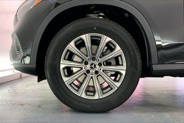 new 2025 Mercedes-Benz GLC 300 car, priced at $52,625