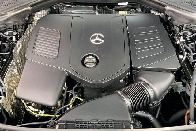 new 2025 Mercedes-Benz GLC 300 car, priced at $52,825