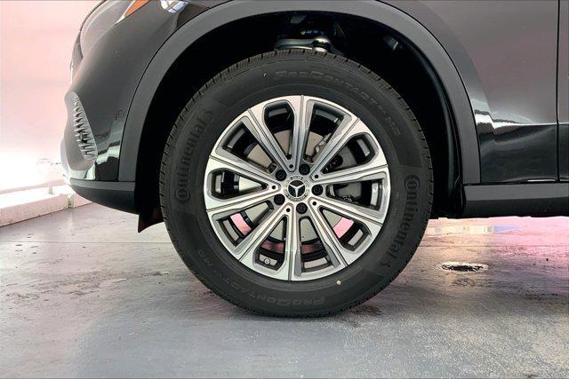new 2025 Mercedes-Benz GLC 300 car, priced at $52,825