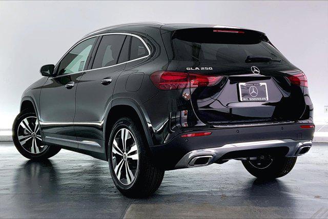 new 2025 Mercedes-Benz GLA 250 car, priced at $44,620