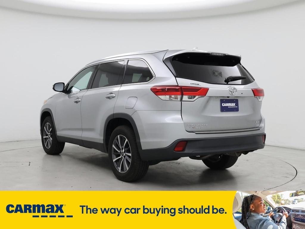 used 2019 Toyota Highlander car, priced at $31,998