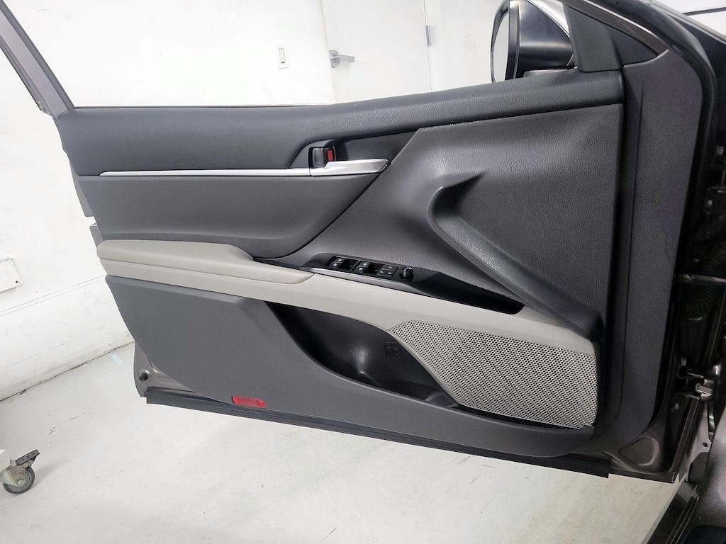 used 2020 Toyota Camry Hybrid car, priced at $24,998