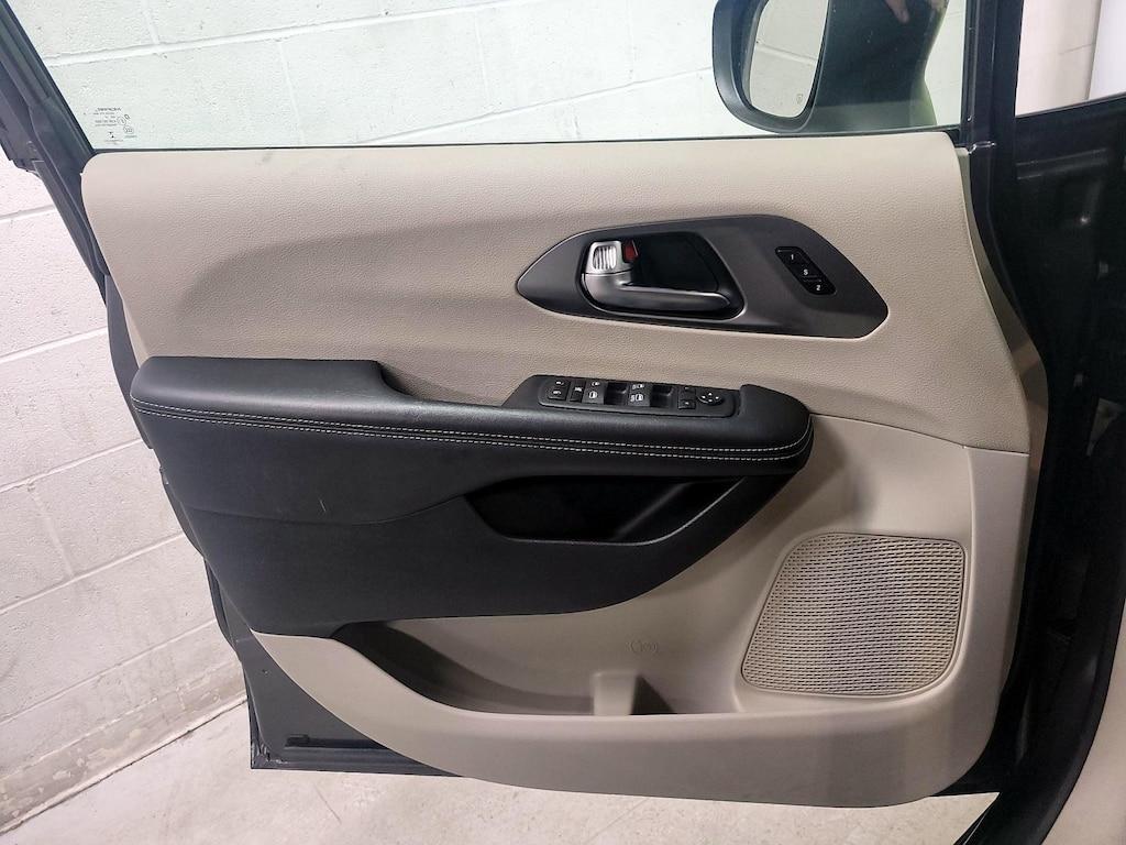 used 2023 Chrysler Pacifica car, priced at $24,998