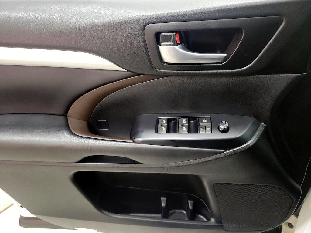 used 2018 Toyota Highlander car, priced at $19,998