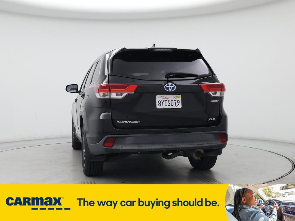 used 2019 Toyota Highlander Hybrid car, priced at $29,998