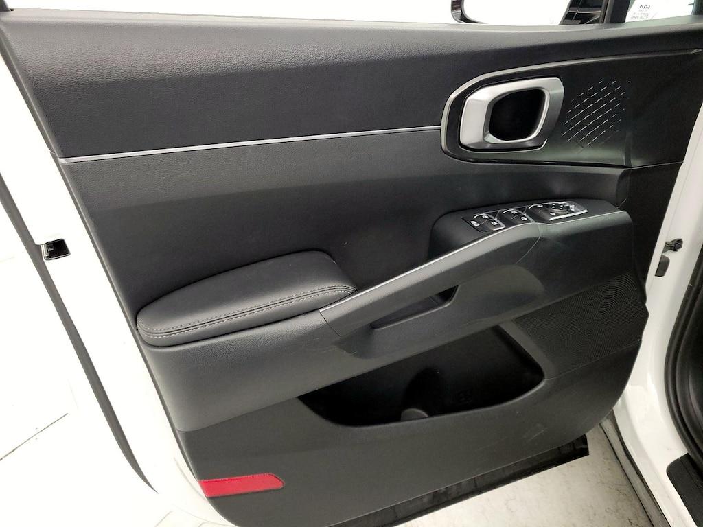 used 2023 Kia Sorento Hybrid car, priced at $29,998