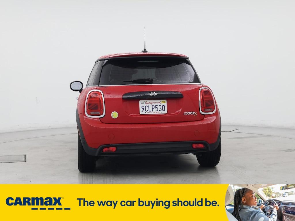 used 2023 MINI SE Hardtop car, priced at $21,998