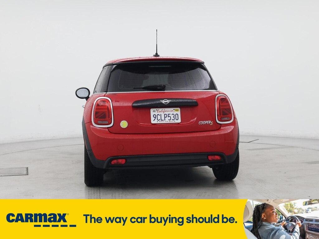used 2023 MINI SE Hardtop car, priced at $21,998