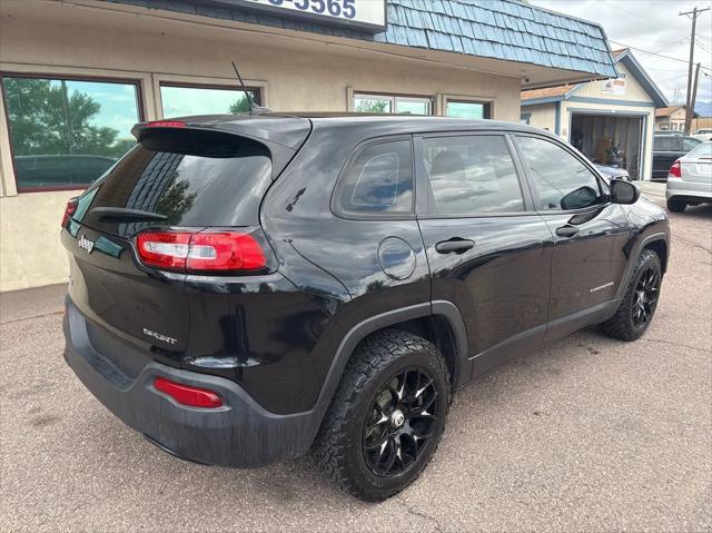 used 2016 Jeep Cherokee car, priced at $4,995