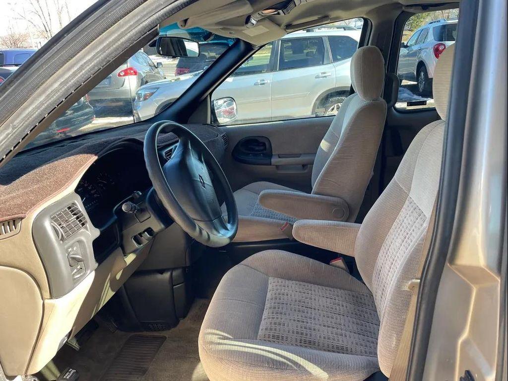 used 2002 Chevrolet Venture car, priced at $3,995