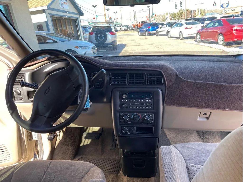 used 2002 Chevrolet Venture car, priced at $3,995