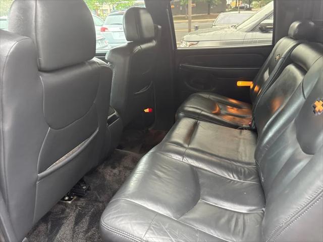 used 2002 Chevrolet Avalanche car, priced at $3,995