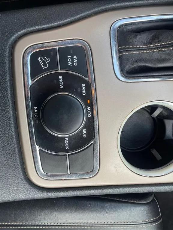 used 2016 Jeep Grand Cherokee car, priced at $14,995