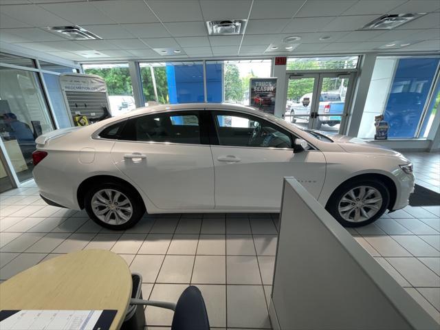 new 2024 Chevrolet Malibu car, priced at $29,210