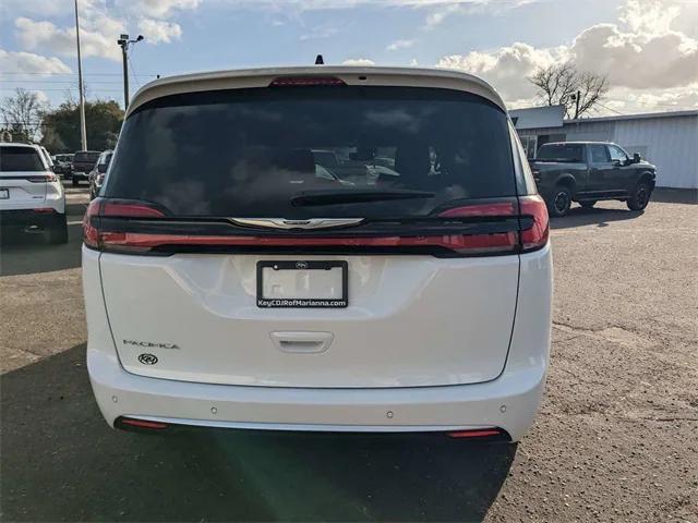 new 2025 Chrysler Pacifica car, priced at $49,634