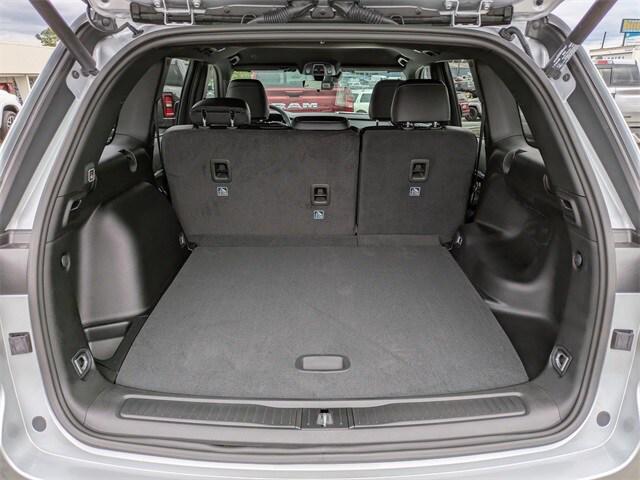 new 2025 Jeep Grand Cherokee car, priced at $41,528