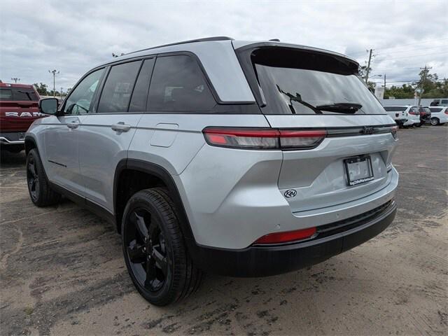 new 2025 Jeep Grand Cherokee car, priced at $41,528